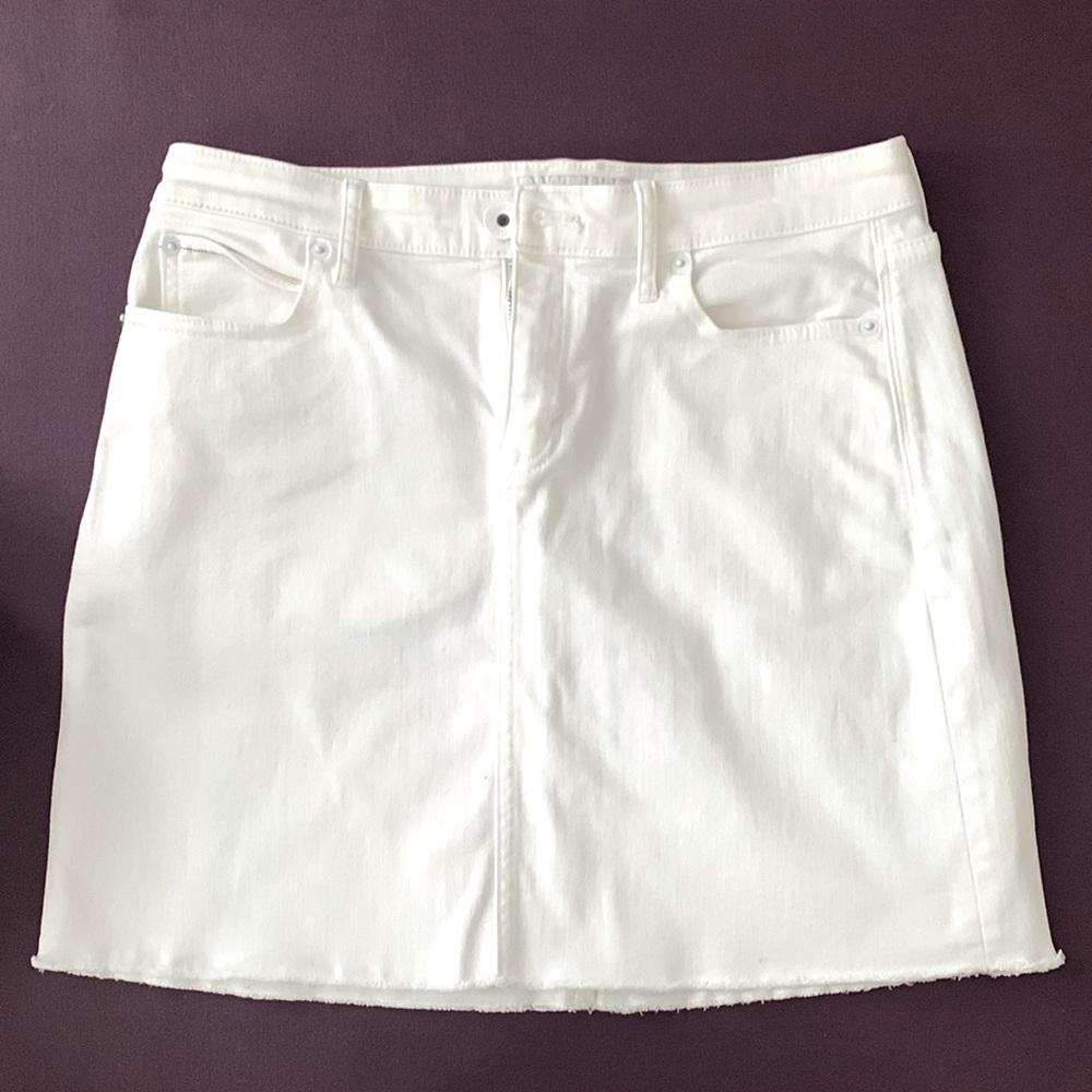 Vineyard Vines White Frayed Denim Skirt